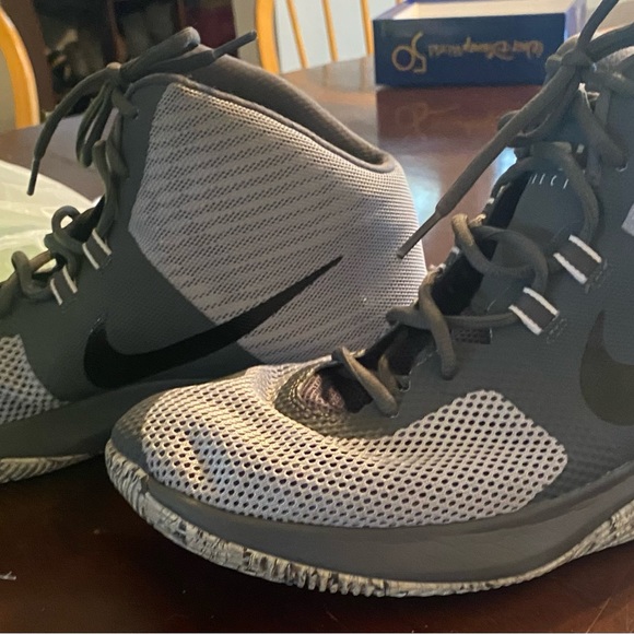 Mens Nike Air Precision Size 12 898455-004 Gray/ Black/ White - Picture 1 of 4